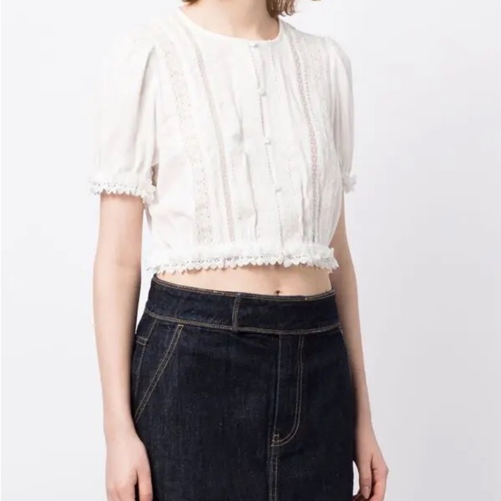 tout a coup
size small
nwot
lace-trim buttoned cotton blouse